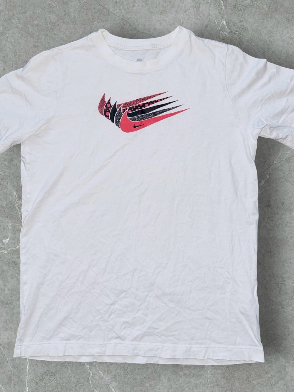 Nike Youth XL White Multi Swoosh Graphic T Shirt Red Black The Nike Tee